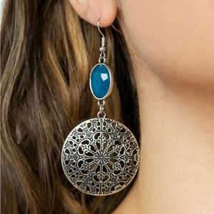 New in packaging Paparazzi earrings